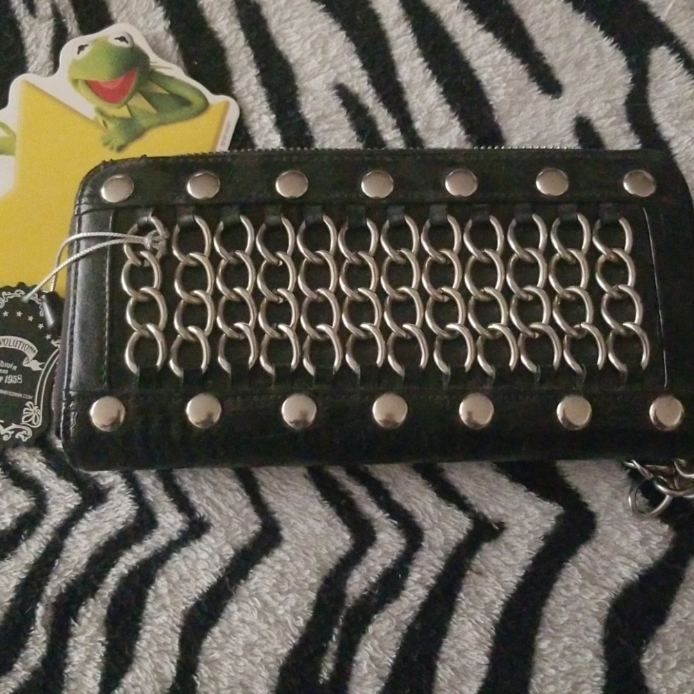 Revolution black chain wallet
